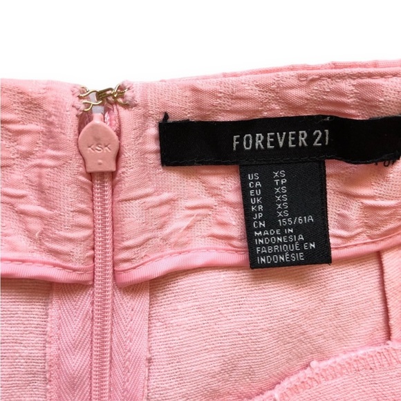 Barbiecore Forever 21 Textured Shorts - Picture 4 of 4